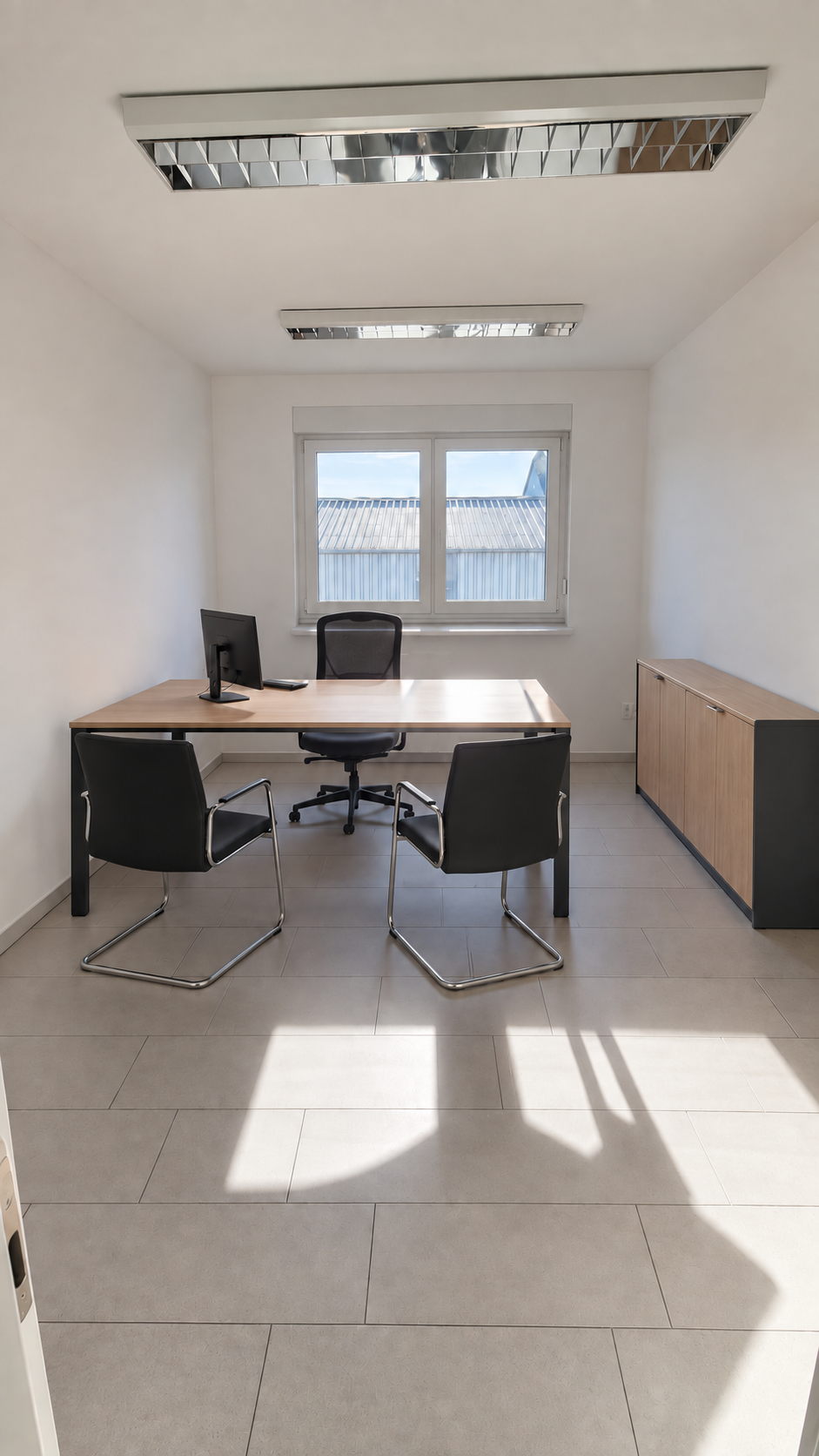 Büro mit beispielhafter virtueller Möblierung